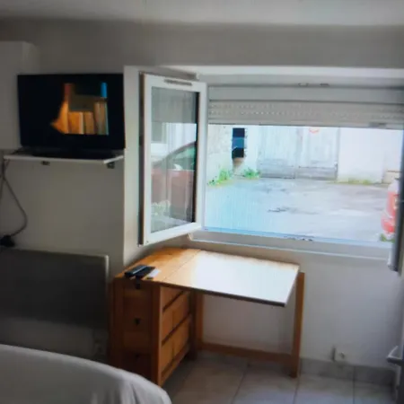 Apartment Centre, Meuble Et Equipe